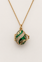 Cargar imagen en el visor de la galería, Dije Huevo Imperial Verde con Campana Sorpresa
