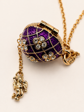 Cargar imagen en el visor de la galería, Dije Huevo Fabergé Morado con Ángel