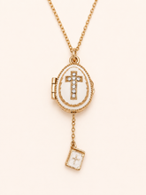 Cargar imagen en el visor de la galería, Dije Huevo Fabergé Blanco con Biblia