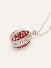 Cargar imagen en el visor de la galería, Dije Huevo Fabergé Rojo con Sorpresa de Manzana