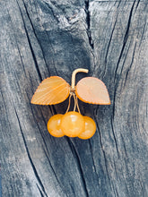 Cargar imagen en el visor de la galería, Broche de Ámbar Color Miel Amarillo