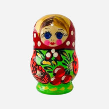Cargar imagen en el visor de la galería, Iman Refri Matrioshka Verde Rusia, Pintada A Mano, Madera