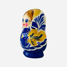 Cargar imagen en el visor de la galería, Iman Refri Matrioshka, Rusia, Pintada A Mano, Madera, Gzhel