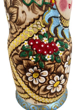 Cargar imagen en el visor de la galería, Matrioshka Autor. Margaritas. Rusia/pirograbado Azul Celeste