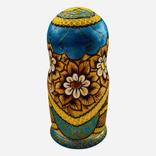 Cargar imagen en el visor de la galería, Matrioshka De Autor. Festiva. Rusia. Pirograbado Celste 7 Pz