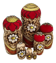 Cargar imagen en el visor de la galería, Matrioshka De Autor. Festiva. Rusia Pirograbado, Roja 7 Pzas