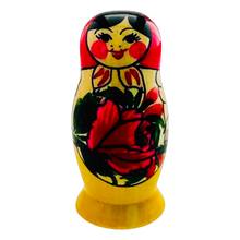 Cargar imagen en el visor de la galería, Matrioshka Muñeca Rusa, Madera 3 Pzs Chica, Semionovka Rusia