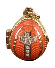 Cargar imagen en el visor de la galería, Dije Faberge con la Biblia.