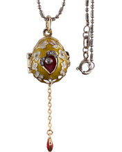 Cargar imagen en el visor de la galería, Dije Faberge. Punto Rojo
