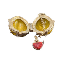 Cargar imagen en el visor de la galería, Dije Faberge. Punto Rojo