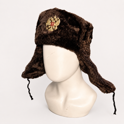 Gorro Ruso Café tipo Ushanka con Escudo Ruso