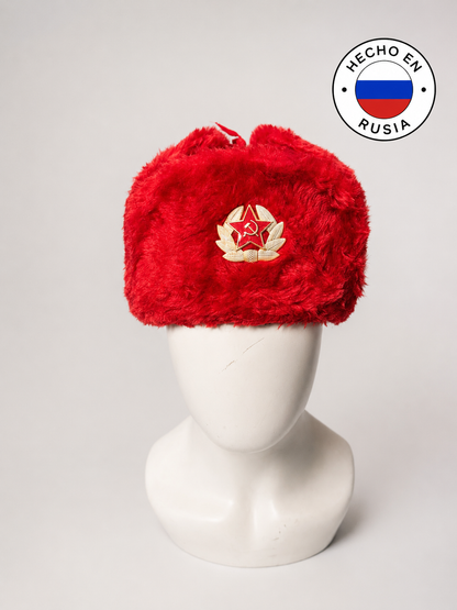 Gorro Ruso Rojo tipo Ushanka con Emblema Soviético