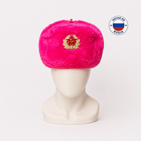 Gorra Ushanka Rusa Rosa con Emblema Soviético