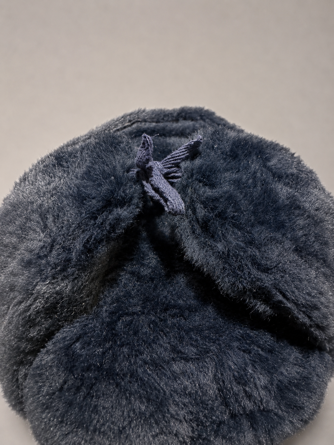 Gorra-Ushanka Rusa Gris con Emblema Soviético