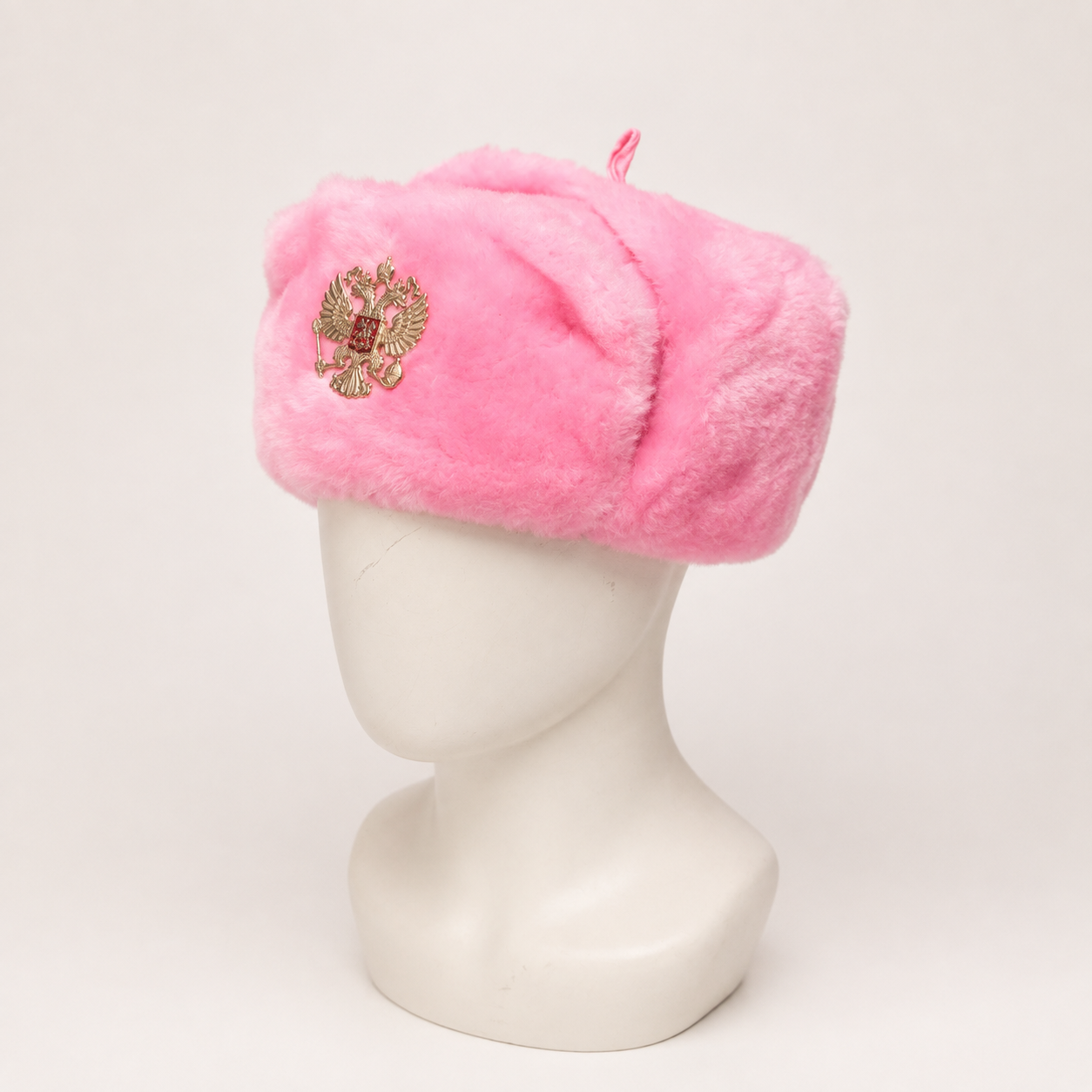 Gorro Ruso Rosa tipo Ushanka con Escudo Ruso