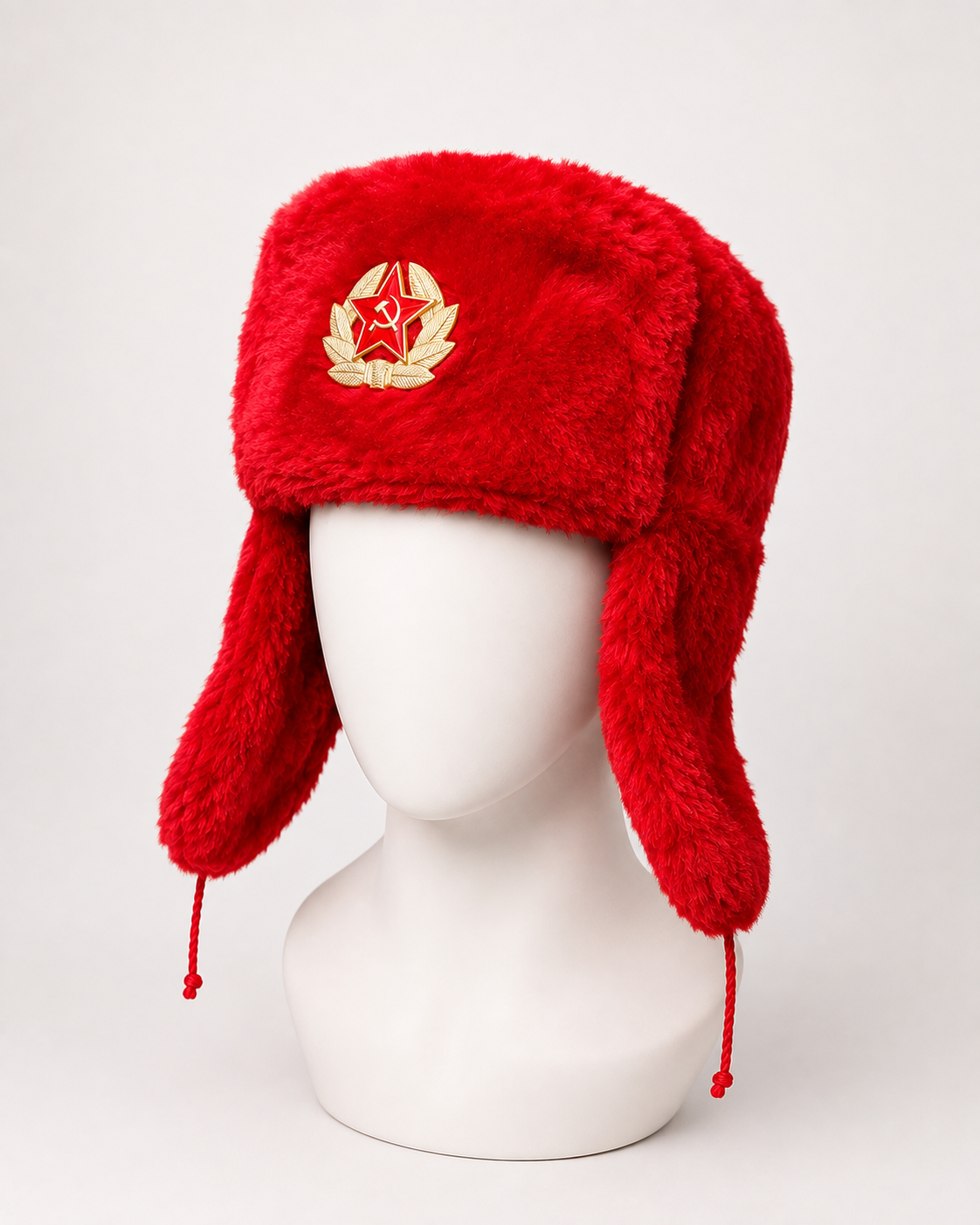 Gorro Ruso Rojo tipo Ushanka con Emblema Soviético