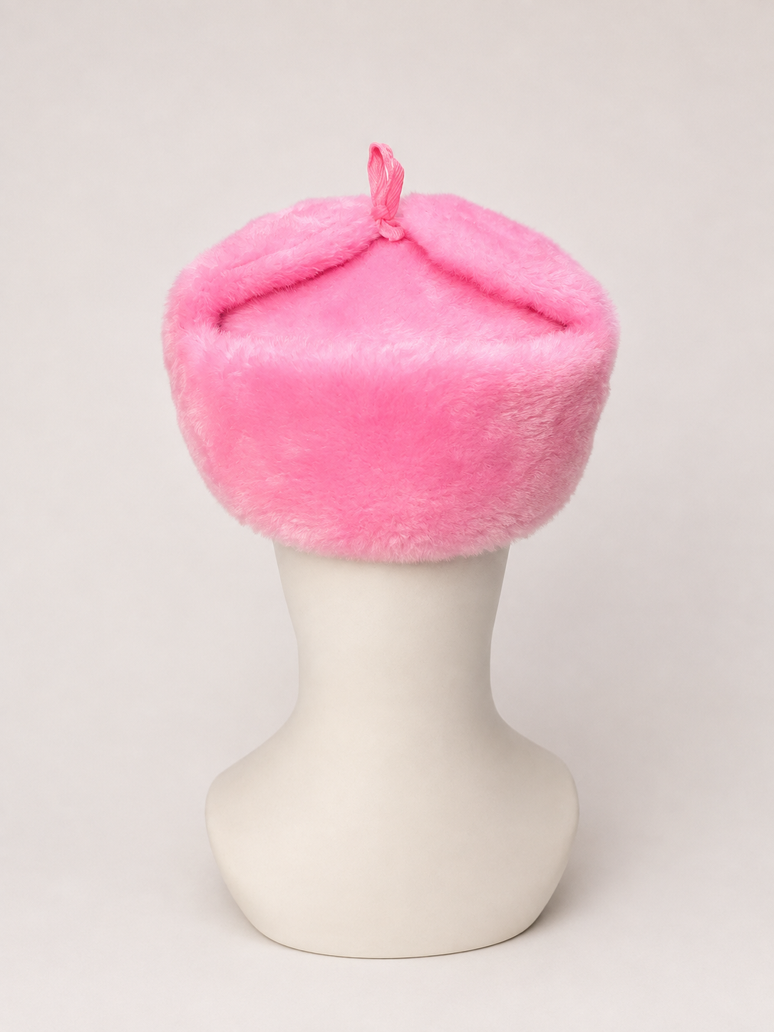 Gorro Ruso Rosa tipo Ushanka con Escudo Ruso