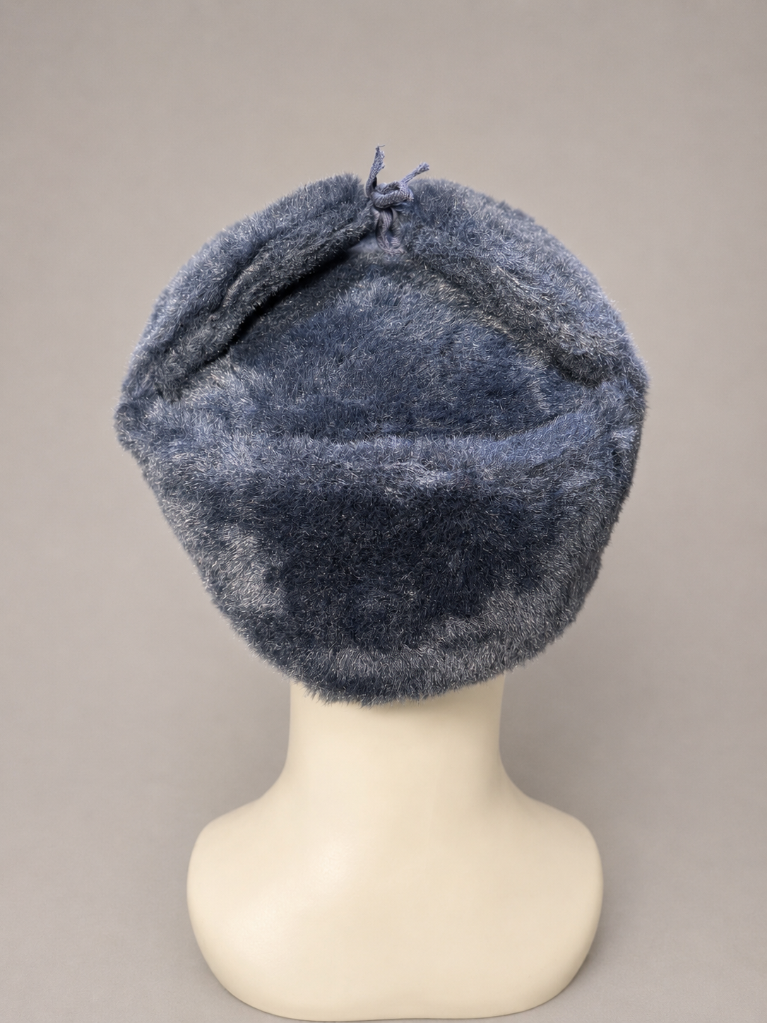 Gorra-Ushanka Rusa Gris con Emblema Soviético