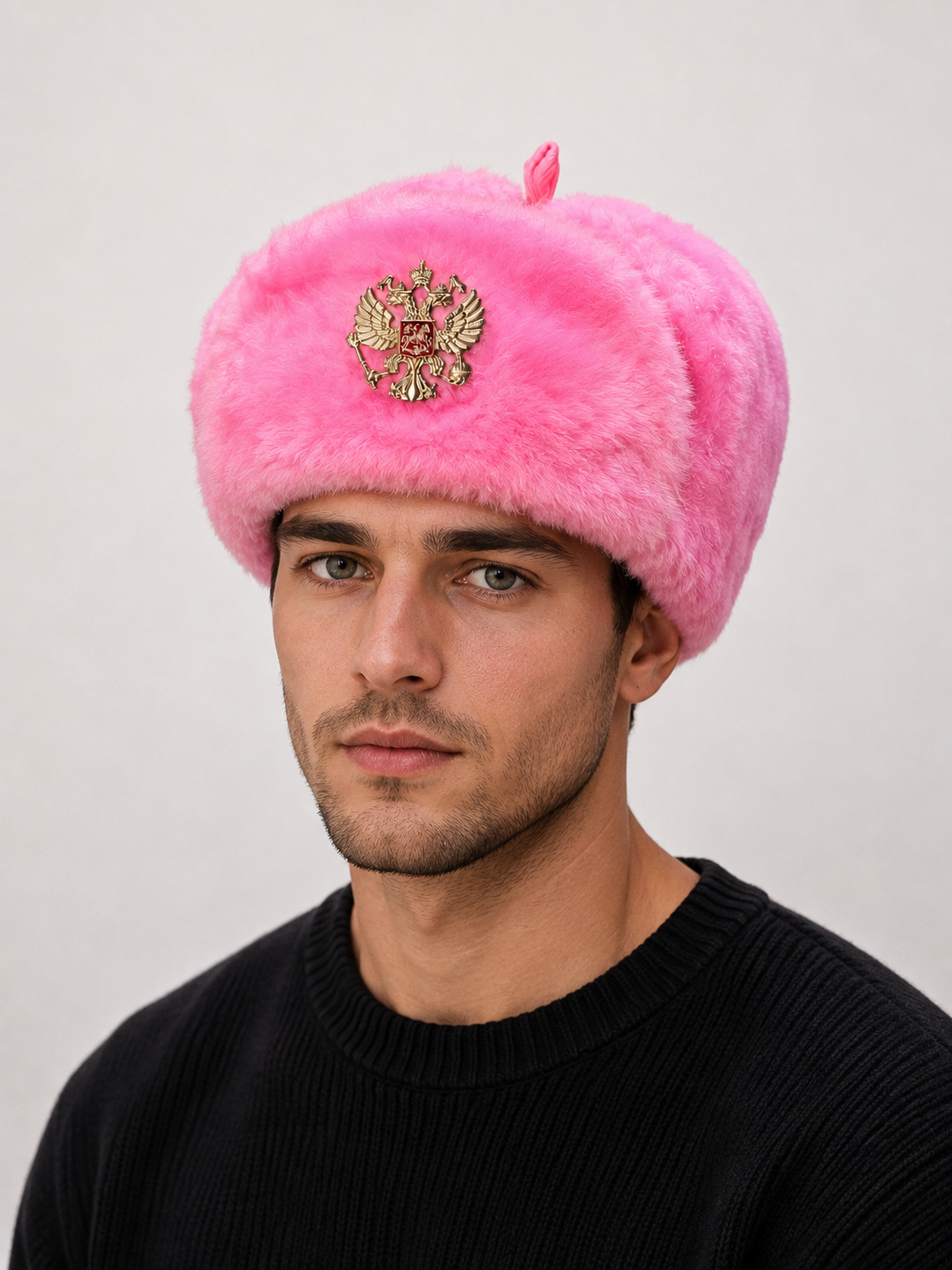 Gorro Ruso Rosa tipo Ushanka con Escudo Ruso