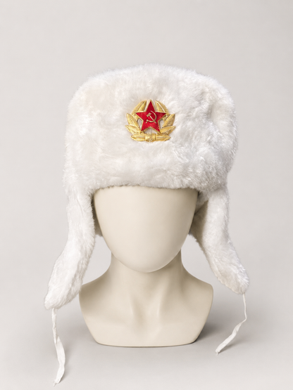 Ushanka Rusa Blanca con Emblema Soviético