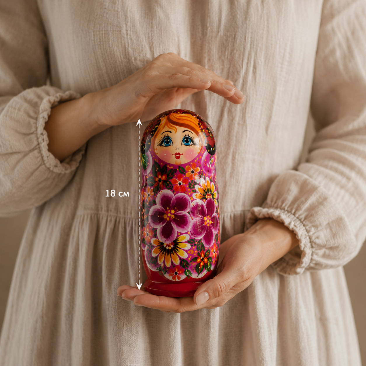 Matrioshka rusa pintada a mano – 5 piezas | 18 cm