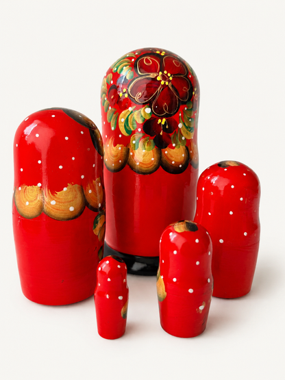 Matrioshka rusa pintada a mano – 5 piezas | 18 cm