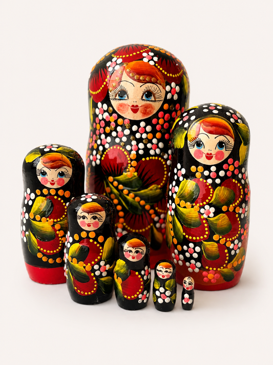 Matrioshka rusa «Constelación Escarlata» pintada a mano