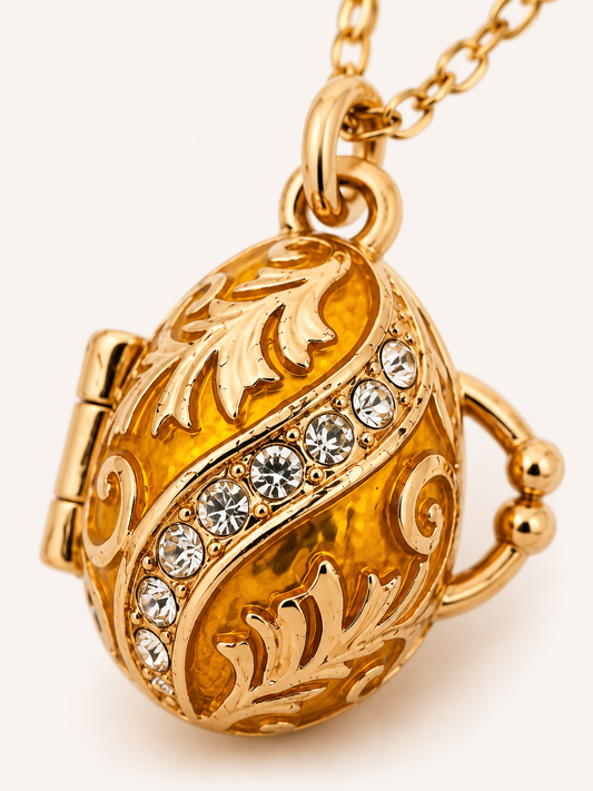 Collar con Colgante Huevo Fabergé Decorativo Dorado