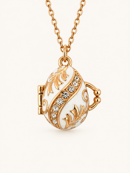 Collar con Relicario Huevo Fabergé Blanco con Campana Interior – AKM San Petersburgo