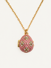 Cargar imagen en el visor de la galería, Dije Huevo Fabergé Rosa con Ángel
