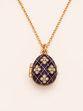 Cargar imagen en el visor de la galería, Dije Huevo Fabergé Morado con Ángel
