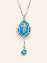 Cargar imagen en el visor de la galería, Dije Huevo Fabergé Azul con Biblia
