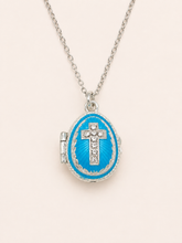 Cargar imagen en el visor de la galería, Dije Huevo Fabergé Azul con Biblia
