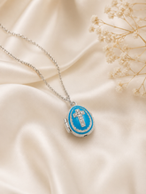 Cargar imagen en el visor de la galería, Dije Huevo Fabergé Azul con Biblia
