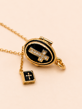Cargar imagen en el visor de la galería, Dije Huevo Fabergé Negro con Biblia Decorativa
