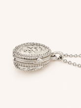 Cargar imagen en el visor de la galería, Collar Huevo Fabergé con sorpresa de manzana roja
