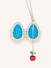 Cargar imagen en el visor de la galería, Dije Huevo Fabergé Azul con Sorpresa de Manzana
