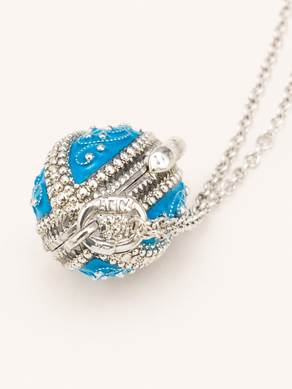 Dije Huevo Fabergé Azul con Sorpresa de Manzana