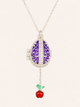 Cargar imagen en el visor de la galería, Dije Huevo Fabergé Morado con Sorpresa de Manzana
