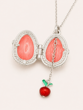 Cargar imagen en el visor de la galería, Dije Huevo Fabergé Rosa Coral con Sorpresa de Manzana
