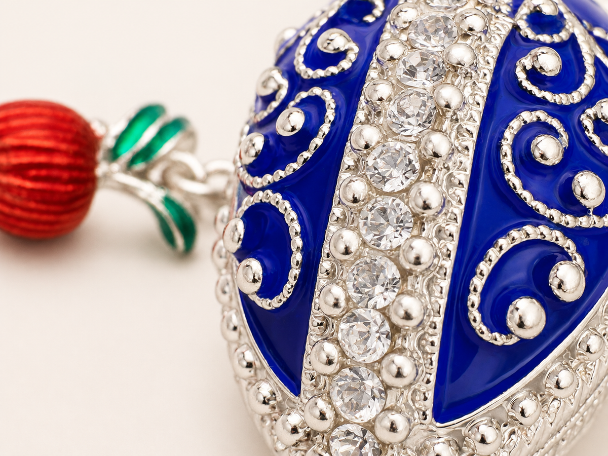 Dije Huevo Fabergé Azul con Sorpresa de Manzana