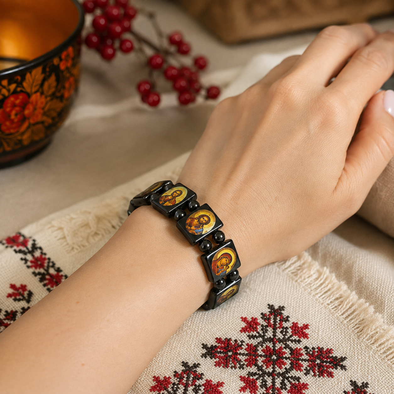 Pulsera magnética con iconos cristianos - símbolo de fe y protección