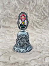 Cargar imagen en el visor de la galería, Campanilla decorativa de metal
